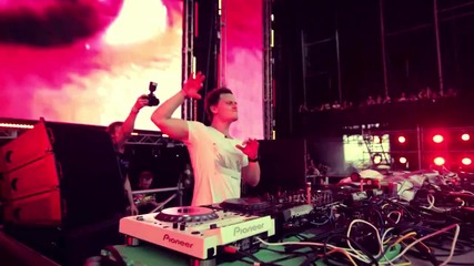 Fedde le Grand Feat. Nicky Romero - Sparks ( Официално Видео )