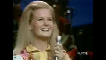Lynn Anderson - These Boots Are Made For Walkin 