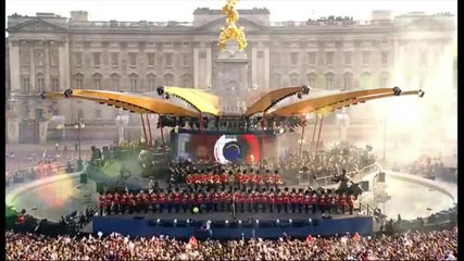 Robbie Williams - Let Me Entertain You (live on Diamond Jubilee Concert )