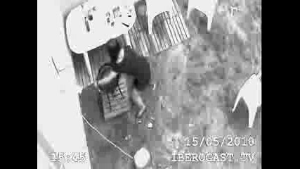 Смях! Опааа , каква я свърших да бързам! 