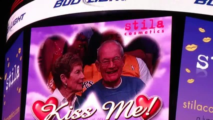 Селена и Джистин се целуват на мач на Lakers!!!