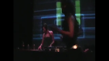 Lady Waks feat Mc Valerie