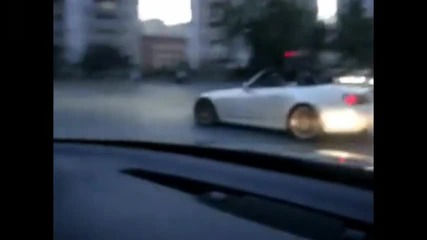 Пич си прави шоуто с хонда s2000