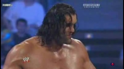 The Great Khali целува някаква дебелана