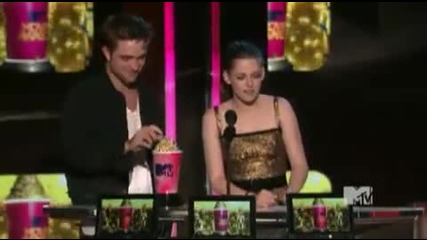 Rob And Kristen win the Best Kiss Award - 2010 Mtv Movie Awards 