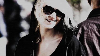 | Taylor Momsen - Firework |