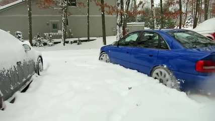 Излизане на Audi от гараж през зимата - снегорин !