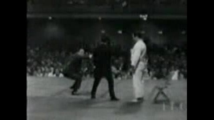 Bruce Lee - Удар От 2 См.