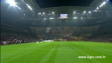 Прекрасна Хореография на феновете на Galatasaray