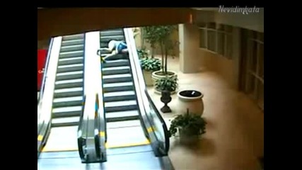 Смях - Чичка За 1 Път Се Качва На Ескалатор!