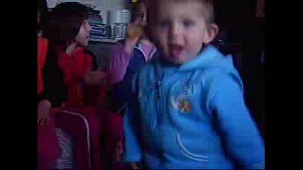Ваньо Играе цупи Цупи