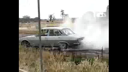 Peugeot 504 V8 Burnout