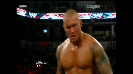 Randy Orton забоде в пода кафето :d