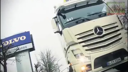 Камион - такси - Mercedes-benz се гъбарка с конкуренцията