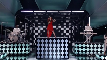 Demi Lovato изпълнява Give Your Heart A Break на Peoples Choice Awards 2012