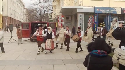 Кукери Тoполчане В Сливен Старият бряст2014