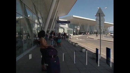 Разрешиха тютюнопушенето в нова зала на Терминал 2 на летище София