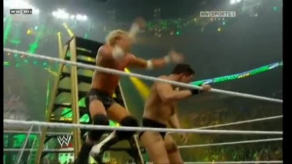 Dolph Ziggler прави Zig Zag на Cody Rhodes на стълба - Money In The Bank 