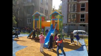 Детска площадка в столична детска градина
