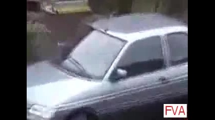 Blonde makes a unique attempt to park