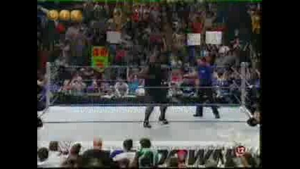 Wwe - Чаво помага на Рей Mистерио 