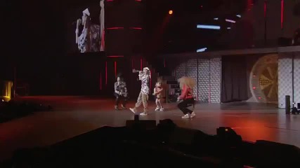 2ne1 - Fire @ Seoul - Osaka ^music of heart ^ (27.06.11)