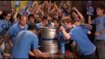 Състезание по пиене на бира ( Сцена от Филма American Pie )