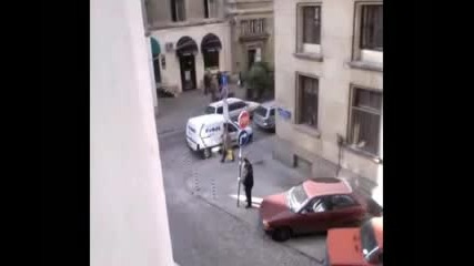 Човек с връзки или как се паркира в София 