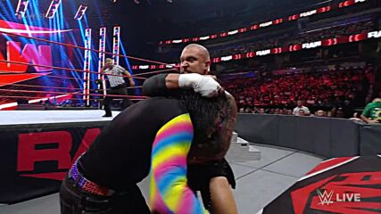 Jeff Hardy vs. Karrion Kross: Raw, Aug. 9, 2021