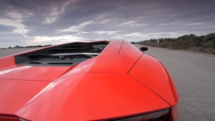 2012 Lamborghini Aventador в действие на Околовръстен Nardo