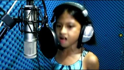 10 годишно момиче изпълнява невероятно песента The Power of love на Celine Dion