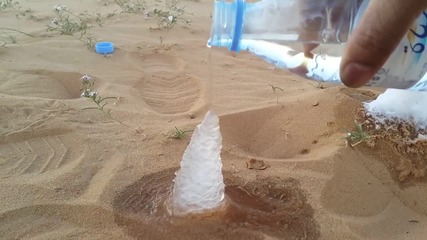 Как да си направите лед в пустинята