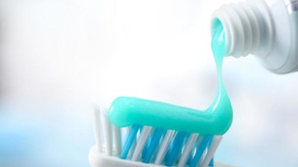10 необикновени но полезни приложения на пастата за зъби