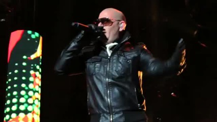 (2012) Питбул и Sensato - Latinos In Paris 3 Януари 2012