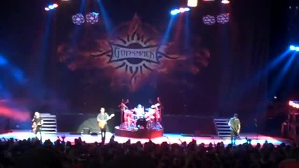 Crue Fest 2009 - Godsmack - Keep Away 