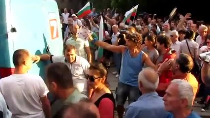 Народната Любов Срещу Буса на Tv7
