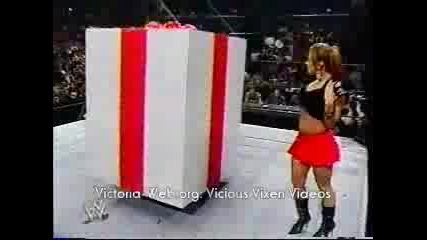 Trish & Torrie Vs. Candice & Viktoria