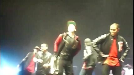 Justin Bieber dancing La Macarenaconcert in Barcelona 