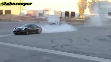 Ferrari California гали гумите