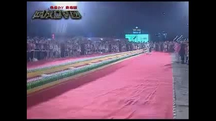 Каране на кола по бирени бутилки