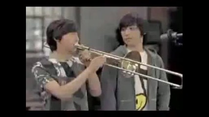 Gd & Top [ice cream makes them High High]