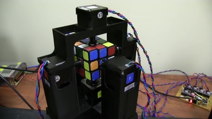 Робот нареди кубчето на Рубик за 1 секунда