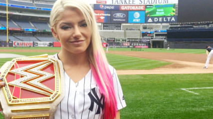 Alexa Bliss compares her rivalry with Sasha Banks to Yankees vs. Red Sox: Alexa Bliss' SummerSlam Diary