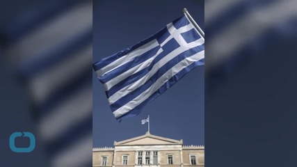 Greece Pays Public Sector Wages to Avert Fresh Economic Crisis