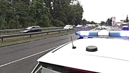 Дърво падна върху кола в Бургас