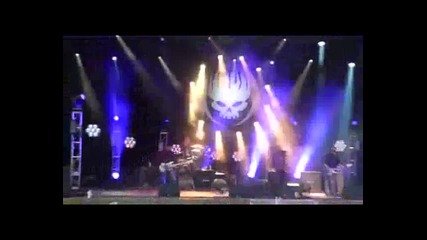 The Offspring - The Future Is Now ( Live 2012)