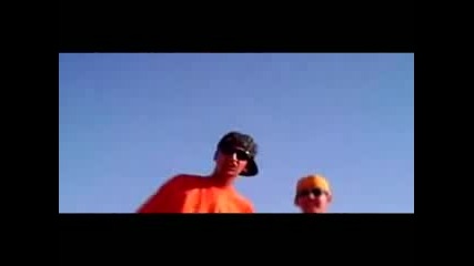 La Gangstas Ft. Lil Jon - Back Up Bitch