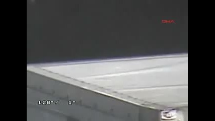 Дете заснето да си играе в трафик!!!! 