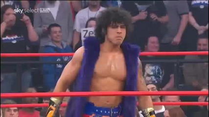 Rick Ross показва среден пръст на кечист в Tna! :d
