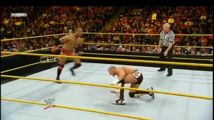 wwe nxt 15/03/11 3/4 